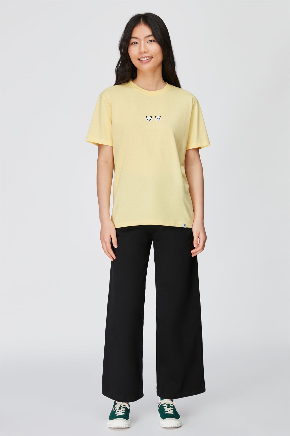Reflect Studio // Unisex Regular-fit T-Shirt // Panda // Gelb