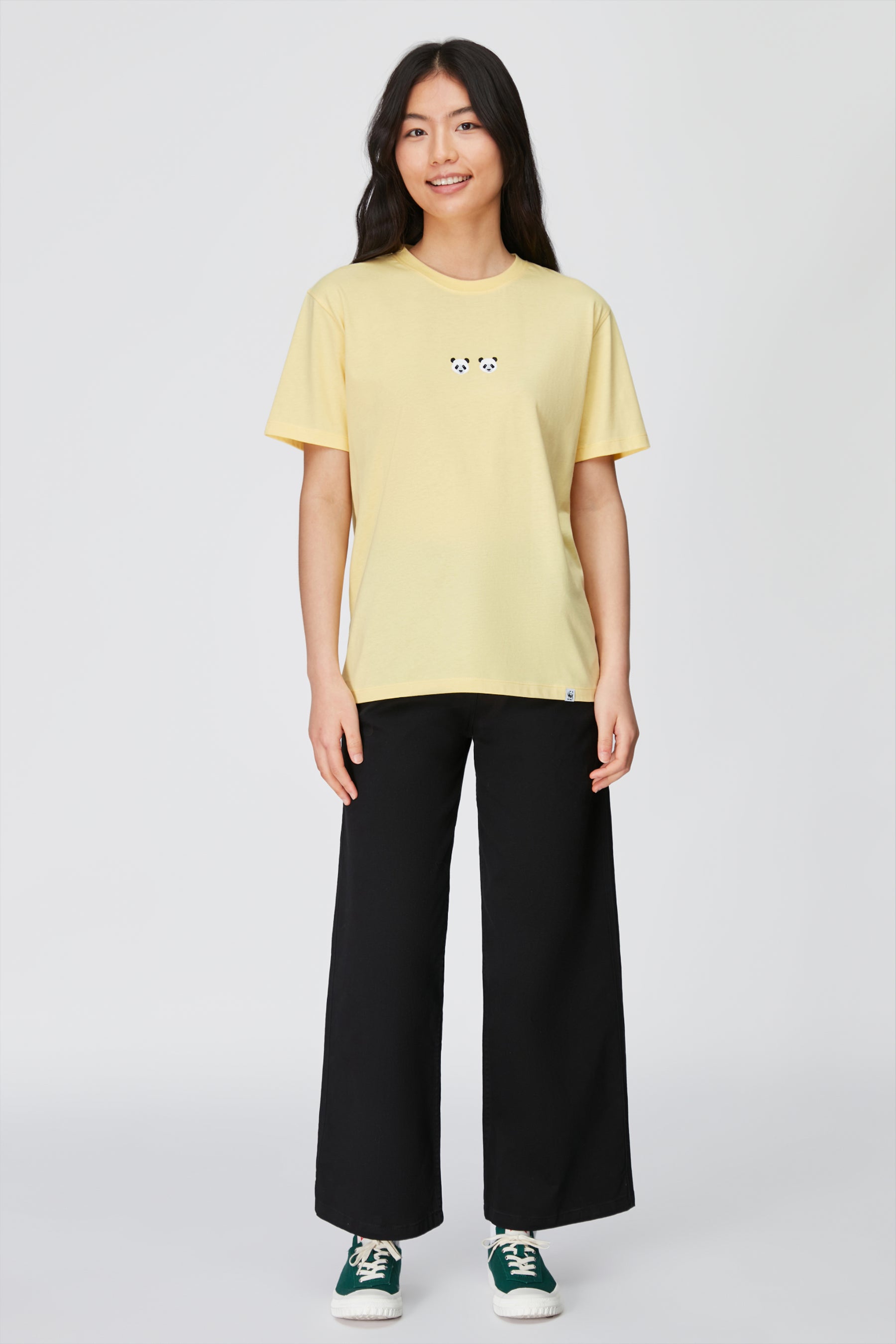 Reflect Studio // Unisex Regular-fit T-Shirt // Panda // Gelb