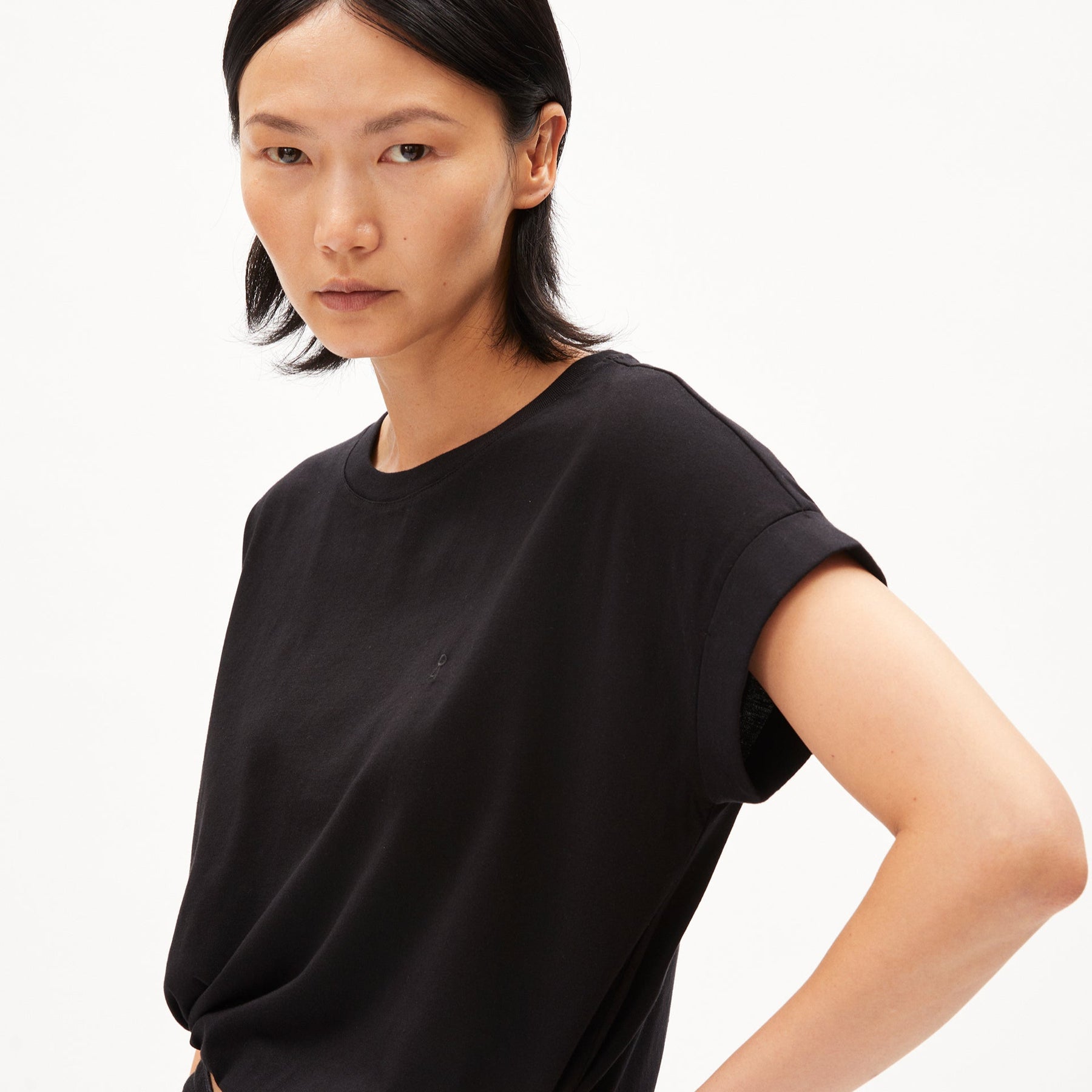 Armed Angels // IDAARA T-Shirt Woman // Black