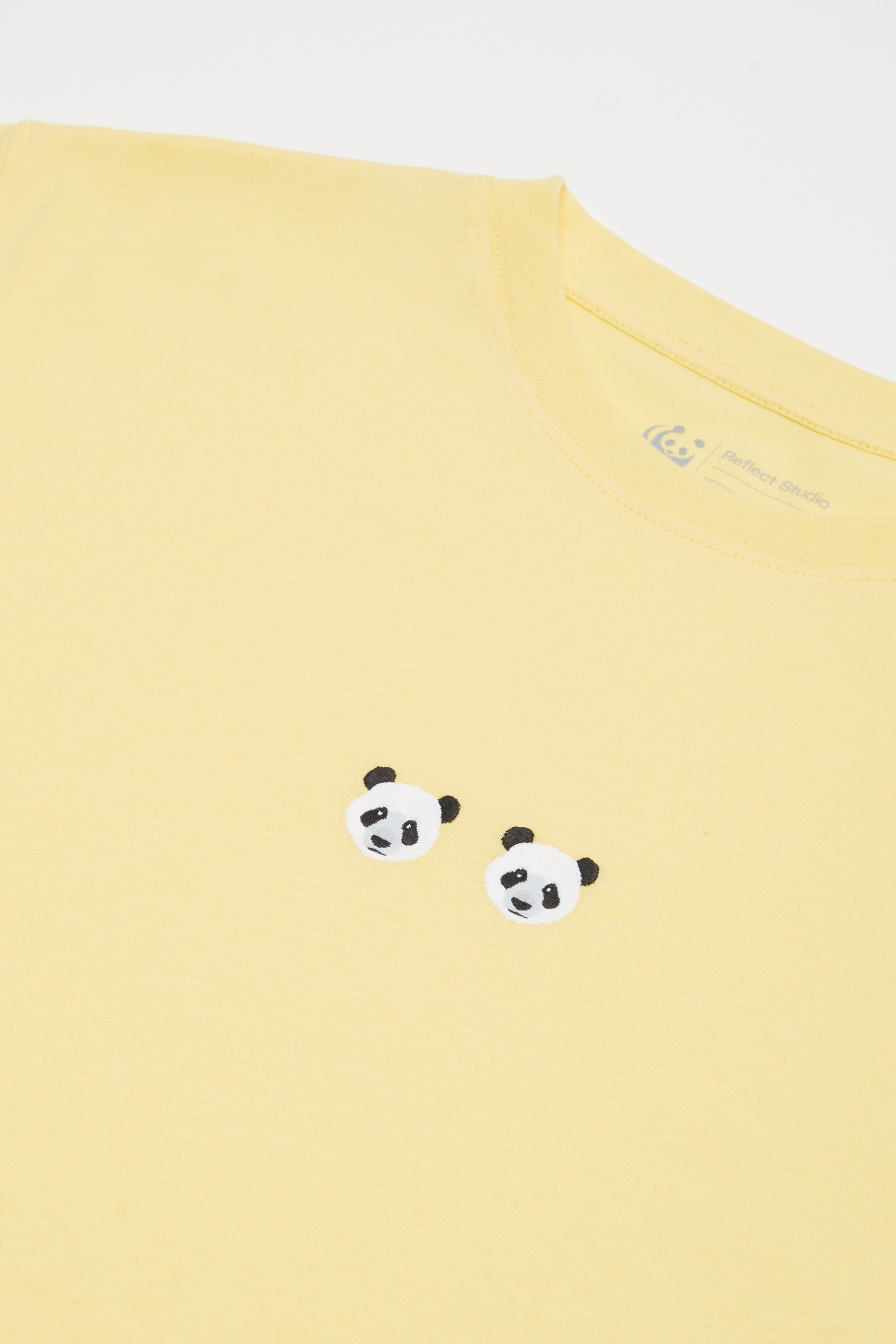 Reflect Studio // Unisex Regular-fit T-Shirt // Panda // Gelb