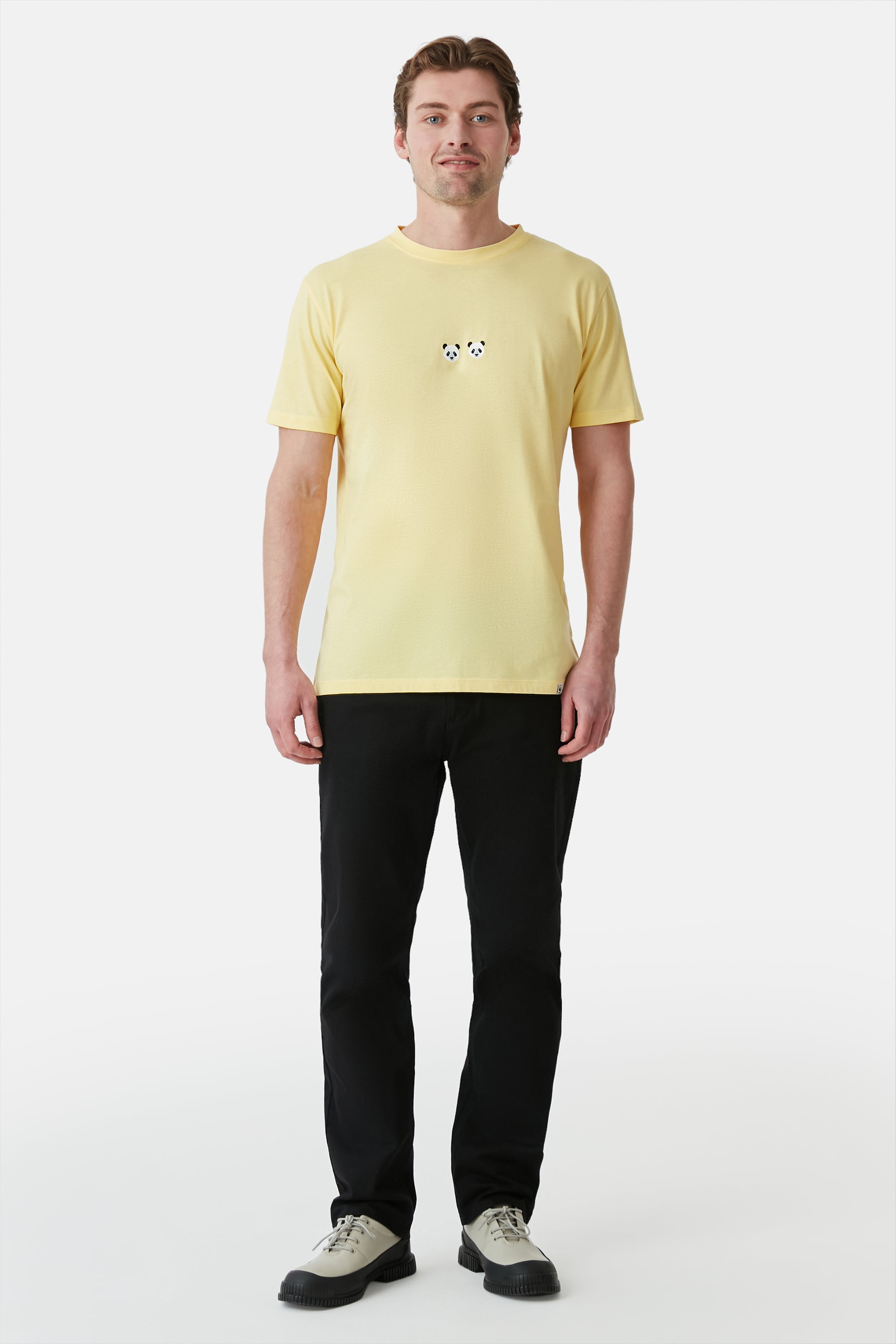Reflect Studio // Unisex Regular-fit T-Shirt // Panda // Gelb